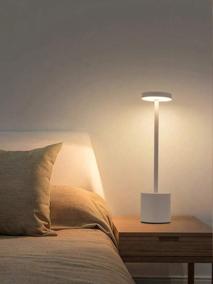 مصباح طاولة LED ستايل نورديك - متعدد الألوان وقابل لإعادة الشحن