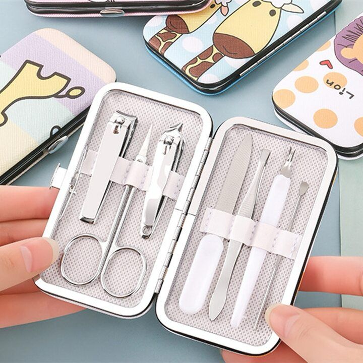 طقم العناية بالأظافر الفاخر