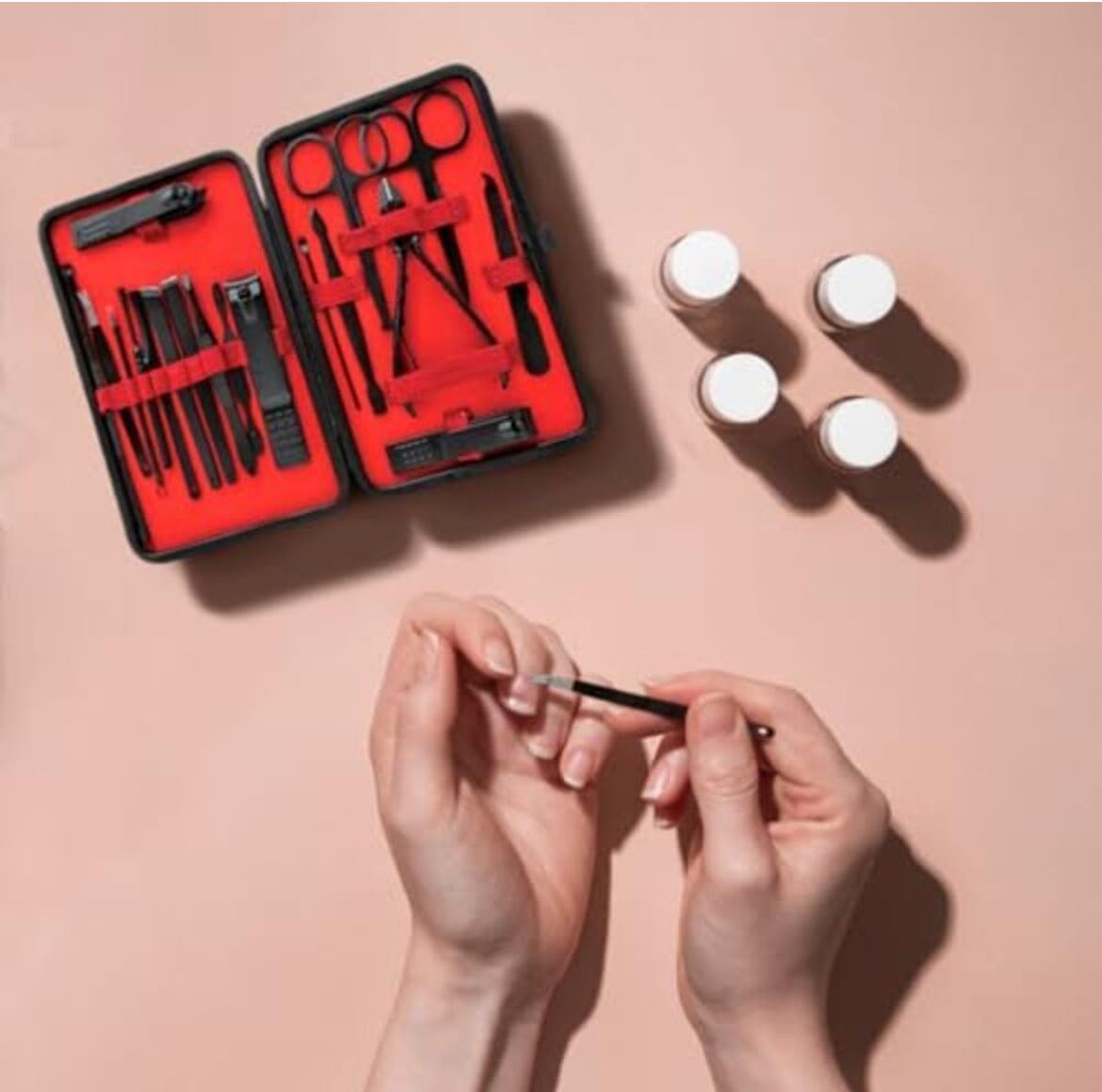 طقم العناية بالأظافر الفاخر